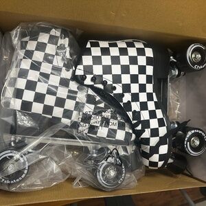 Dutchess Limited Edition C7 Roller Skates Women’s 9 Men’s 8